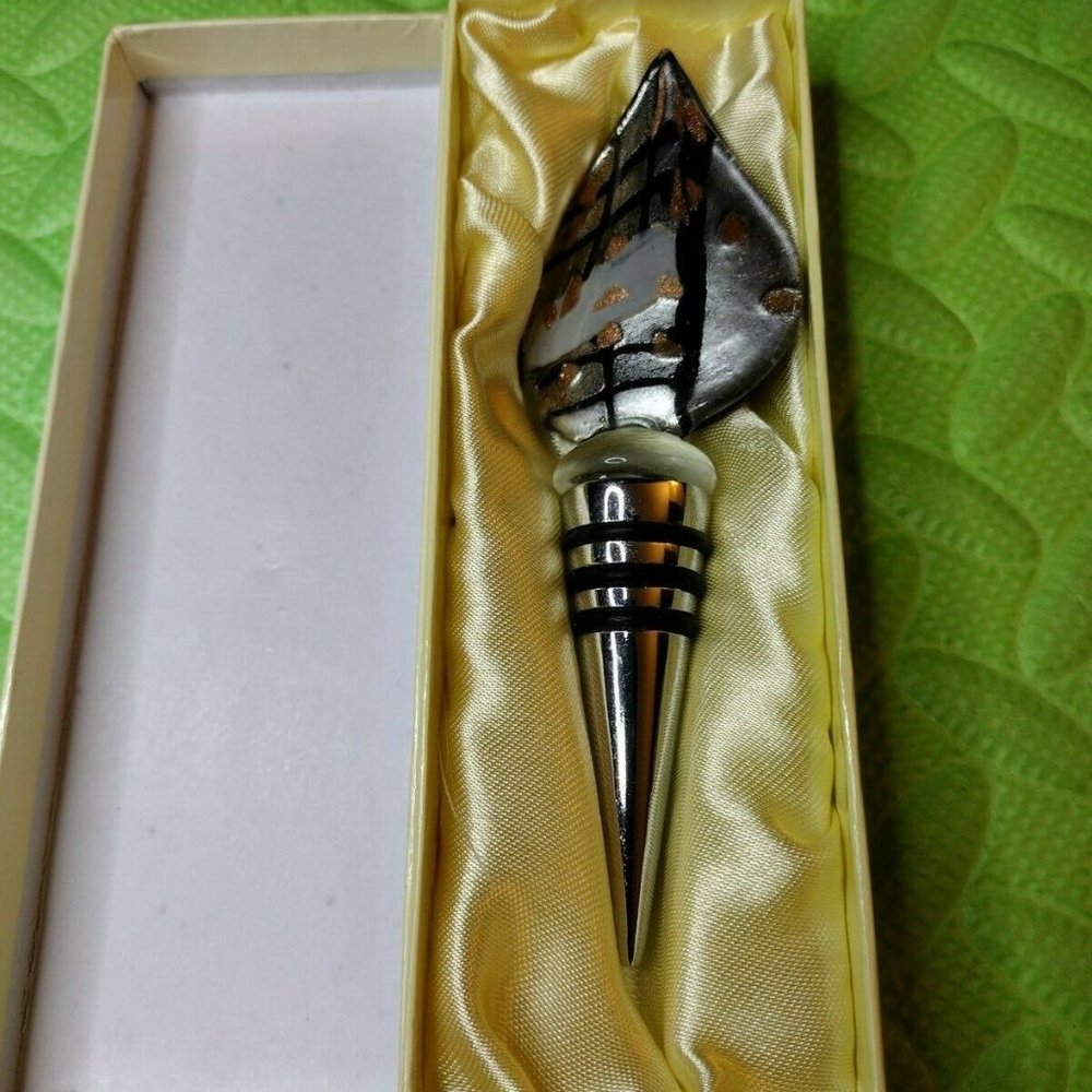 Handmade Designer Wine stopper Cork Topper - Glass Blown - NEW IN BOX